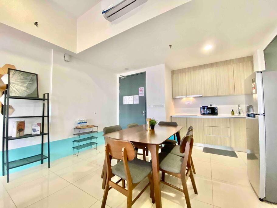 Tropicana 218 Macalister #top Floor #wideangleviews #infinitypool #georgetown #8pax #3br 2bath #2queen 4single #near Island Hospital #quality Well Maintained #private Host Apartment *