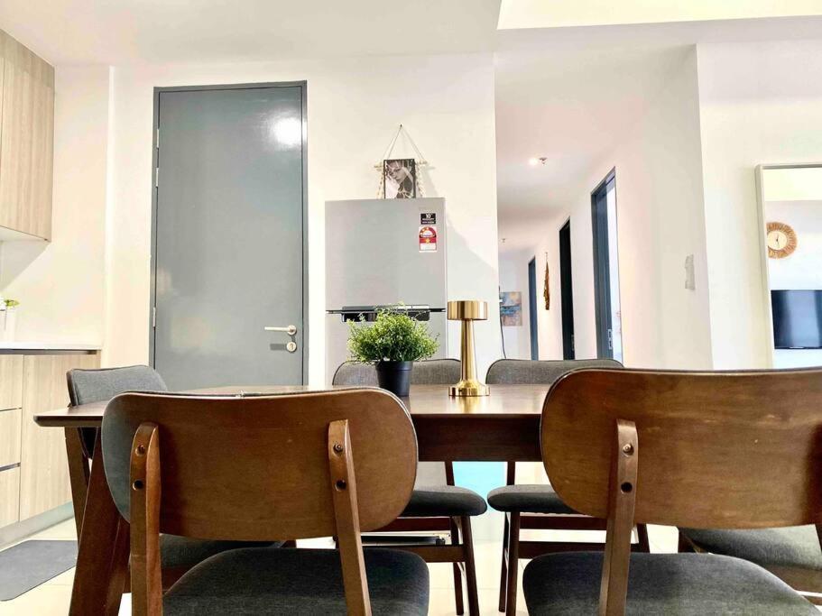 Tropicana 218 Macalister #top Floor #wideangleviews #infinitypool #georgetown #8pax #3br 2bath #2queen 4single #near Island Hospital #quality Well Maintained #private Host Apartment George Town