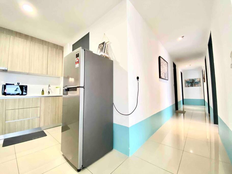 Tropicana 218 Macalister #top Floor #wideangleviews #infinitypool #georgetown #8pax #3br 2bath #2queen 4single #near Island Hospital #quality Well Maintained #private Host