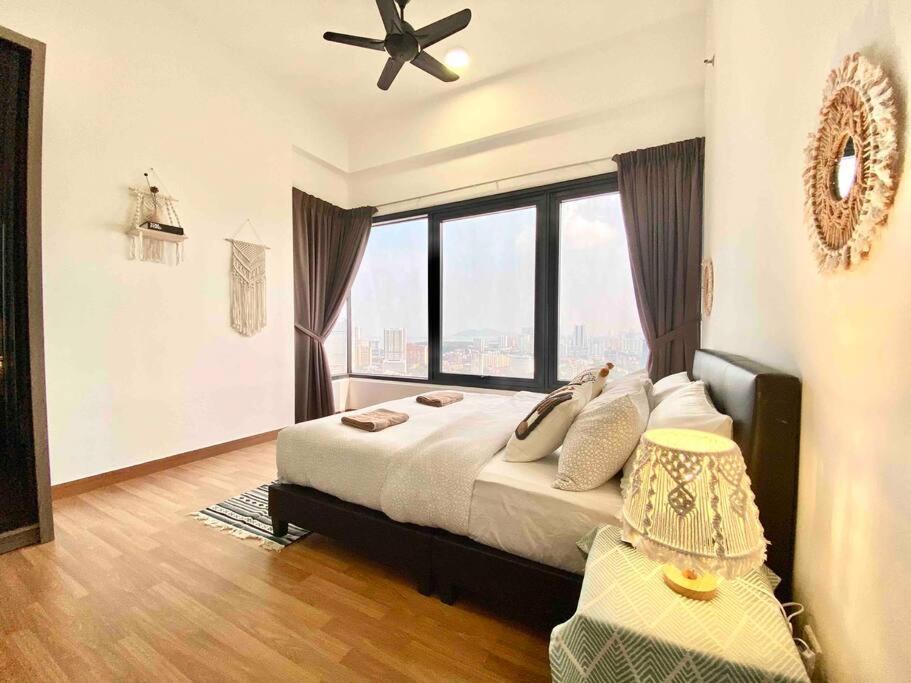 Apartment Tropicana 218 Macalister #top Floor #wideangleviews #infinitypool #georgetown #8pax #3br 2bath #2queen 4single #near Island Hospital #quality Well Maintained #private Host *