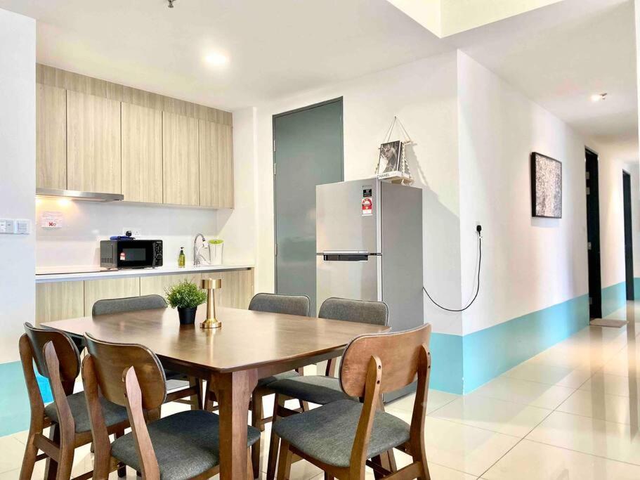 Tropicana 218 Macalister #top Floor #wideangleviews #infinitypool #georgetown #8pax #3br 2bath #2queen 4single #near Island Hospital #quality Well Maintained #private Host Apartment George Town