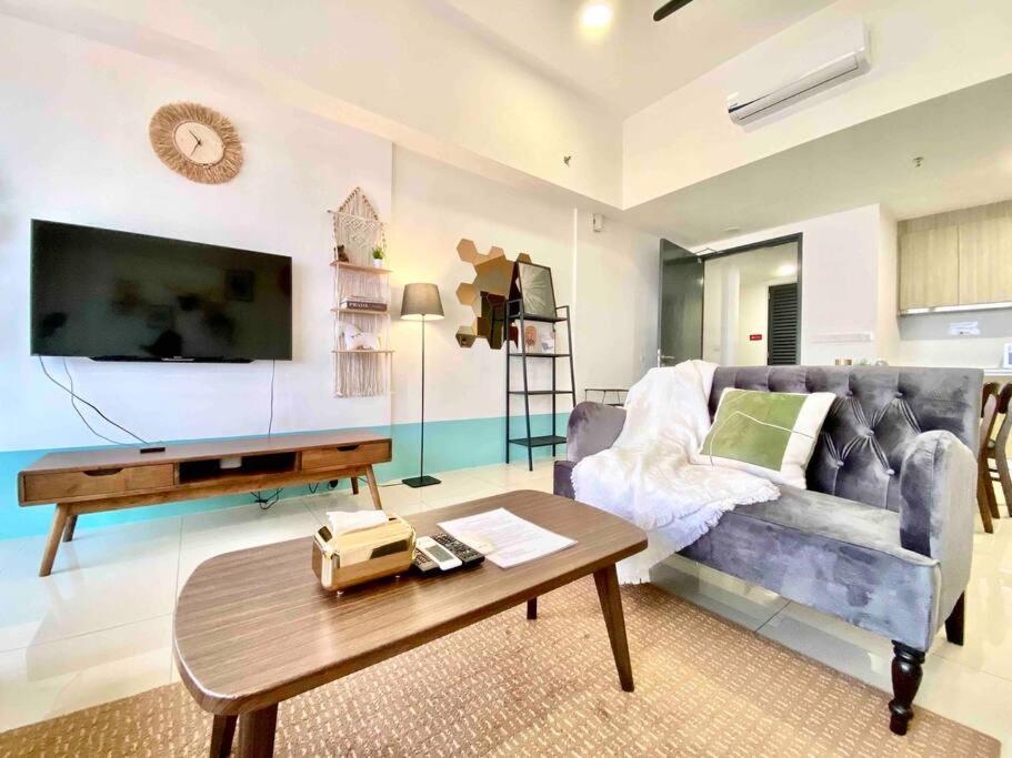 Tropicana 218 Macalister #top Floor #wideangleviews #infinitypool #georgetown #8pax #3br 2bath #2queen 4single #near Island Hospital #quality Well Maintained #private Host *