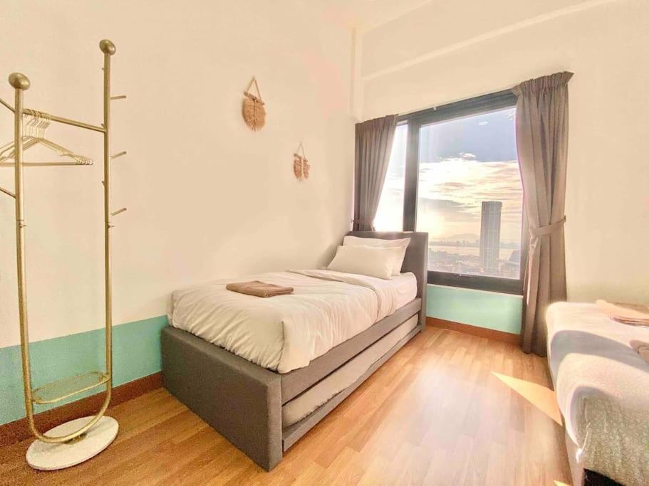 Apartment Tropicana 218 Macalister #top Floor #wideangleviews #infinitypool #georgetown #8pax #3br 2bath #2queen 4single #near Island Hospital #quality Well Maintained #private Host *