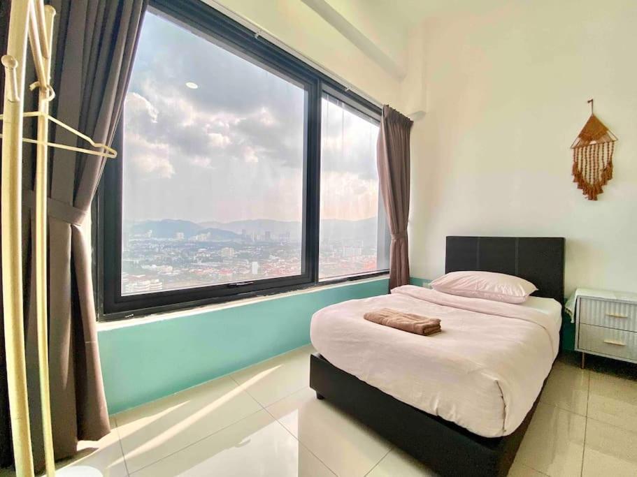 Tropicana 218 Macalister #top Floor #wideangleviews #infinitypool #georgetown #8pax #3br 2bath #2queen 4single #near Island Hospital #quality Well Maintained #private Host