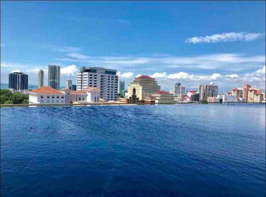 Apartment Tropicana 218 Macalister #top Floor #wideangleviews #infinitypool #georgetown #8pax #3br 2bath #2queen 4single #near Island Hospital #quality Well Maintained #private Host *