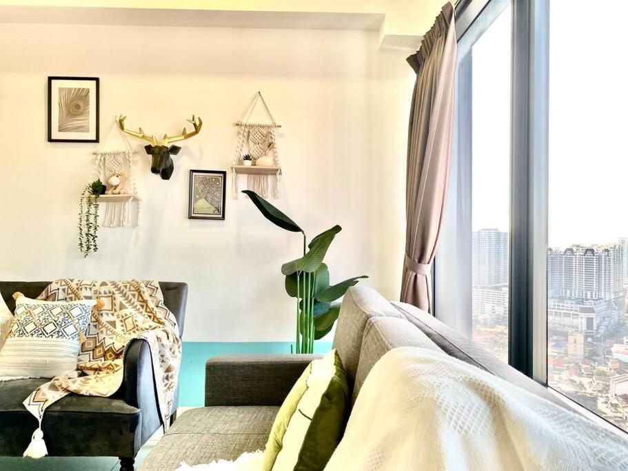 Tropicana 218 Macalister #top Floor #wideangleviews #infinitypool #georgetown #8pax #3br 2bath #2queen 4single #near Island Hospital #quality Well Maintained #private Host