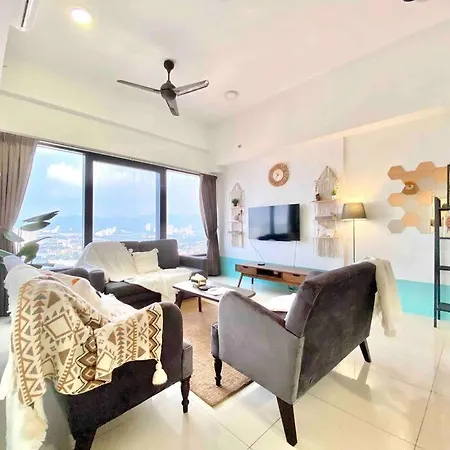 Tropicana 218 Macalister #Top Floor #Wideangleviews #Infinitypool #Georgetown #8Pax #3Br 2Bath #2Queen 4Single #Near Island Hospital #Quality Well Maintained #Private Host Exterior photo