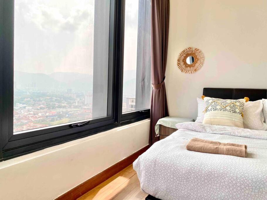 Tropicana 218 Macalister #top Floor #wideangleviews #infinitypool #georgetown #8pax #3br 2bath #2queen 4single #near Island Hospital #quality Well Maintained #private Host Pangsapuri Georgetown